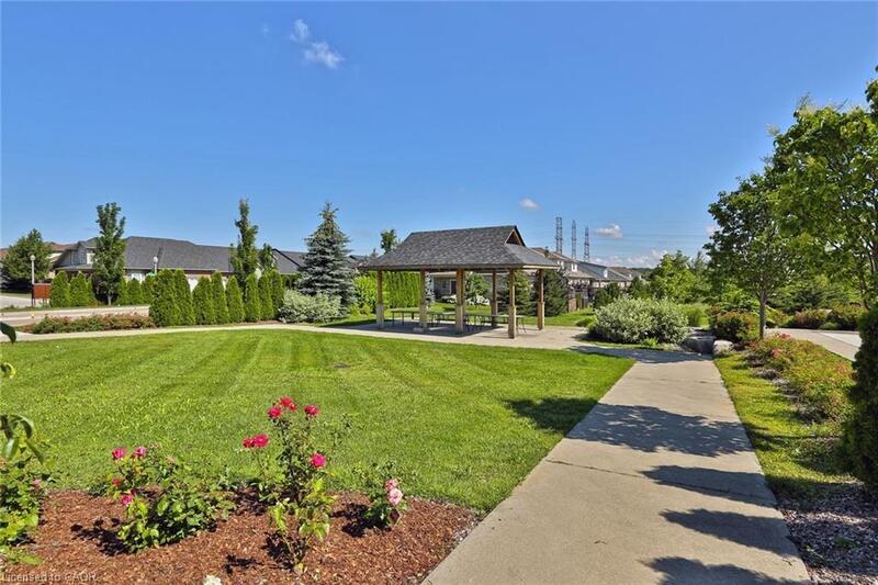 ATTATCHED BUNGALOW IN QUIET HAMILTON ADULT COMMUNITY!